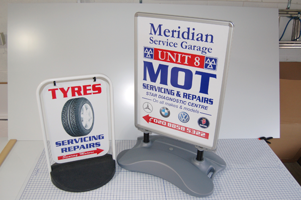 Rubber Base Swing Sign + AO Size Sightmaster